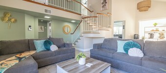 Family Oasis: Pool & Spa!