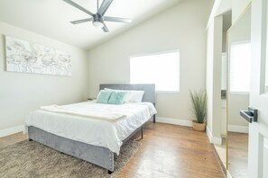 4 bedrooms, desk, iron/ironing board, free WiFi