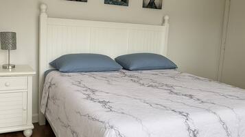 Iron/ironing board, free WiFi