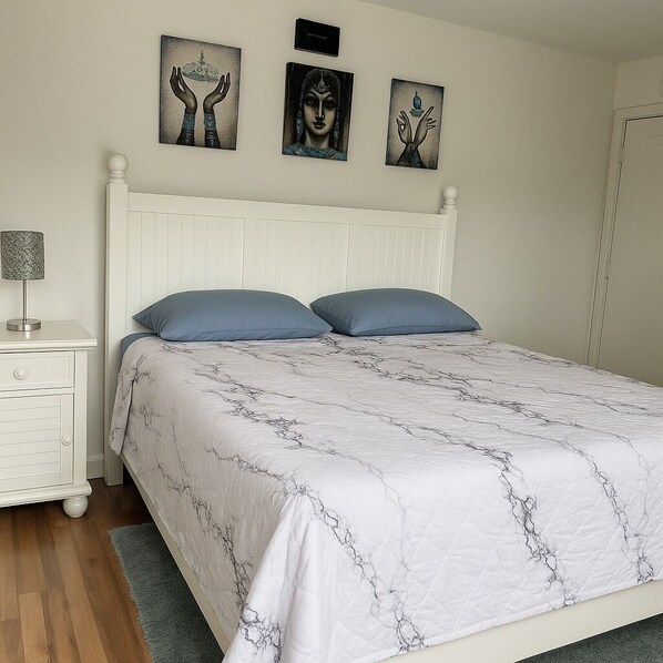 Chambre Deluxe | Rideaux dâobscurcissement, accĂšs au Wi-Fi (inclus), literie fournie