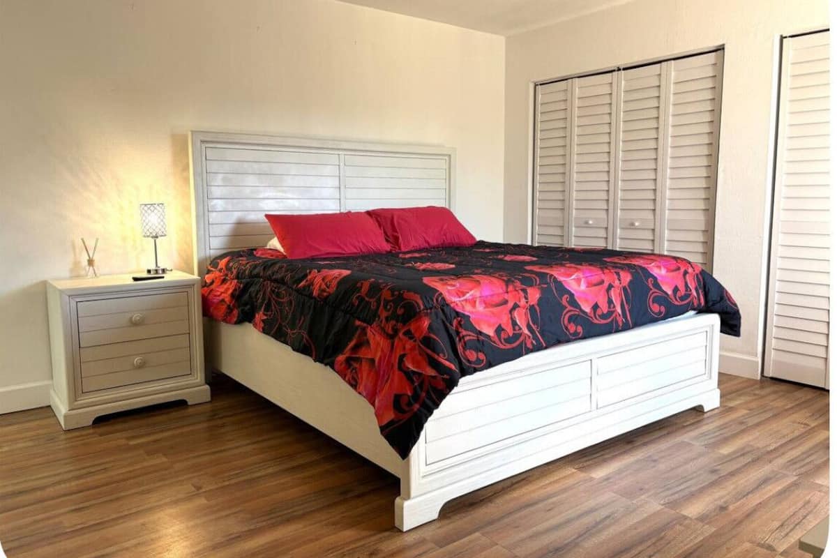 Deluxe Room | Blackout drapes, free WiFi, bed sheets