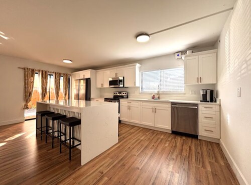 Poolside 2BR/2.5BA Near Downtown Fort Myers