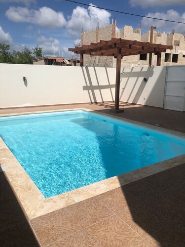 Fully furnished 2 bedroom apartment
Walking distance from the beach