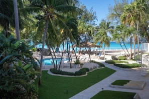 Garden view - London House Seven Mile Beach Cayman (Seven Mile Beach)