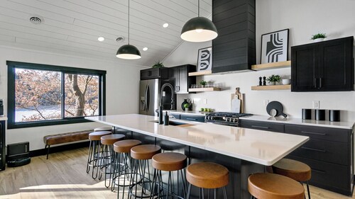 The Wissota Sanctuary: A Modern Cabin on the Water