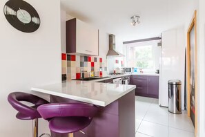 Private kitchen - Bright & Spacious 2 Bed Islington Flat | Fast Wi-Fi (London)
