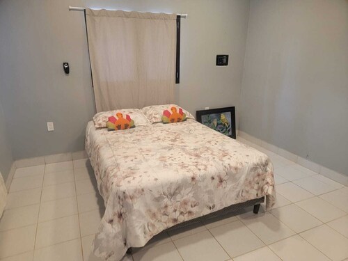 2-bedroom house with - Spectacular Lakefront -AC in charming Granada