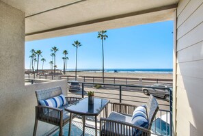 Property grounds - Harbor & Beach Retreat | Pool, Spa & Balcony (Oceanside)