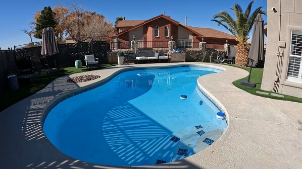 Outdoor pool, a heated pool