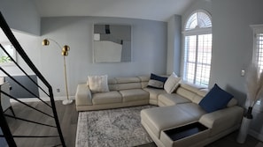 Smart TV - Comfy Modern Home with heated pool (El Paso)