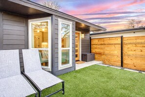 Terrace/patio - NEWLY Renovated Oasis in the Heart of Zilker (Austin)