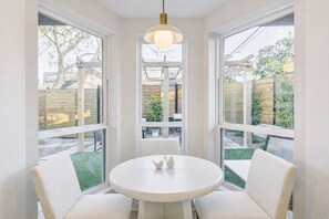 Dining - NEWLY Renovated Oasis in the Heart of Zilker (Austin)