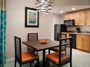 Dining - Harborside at Atlantis – Premium 2-Bedroom Villa with Full Resort Access (N.P)