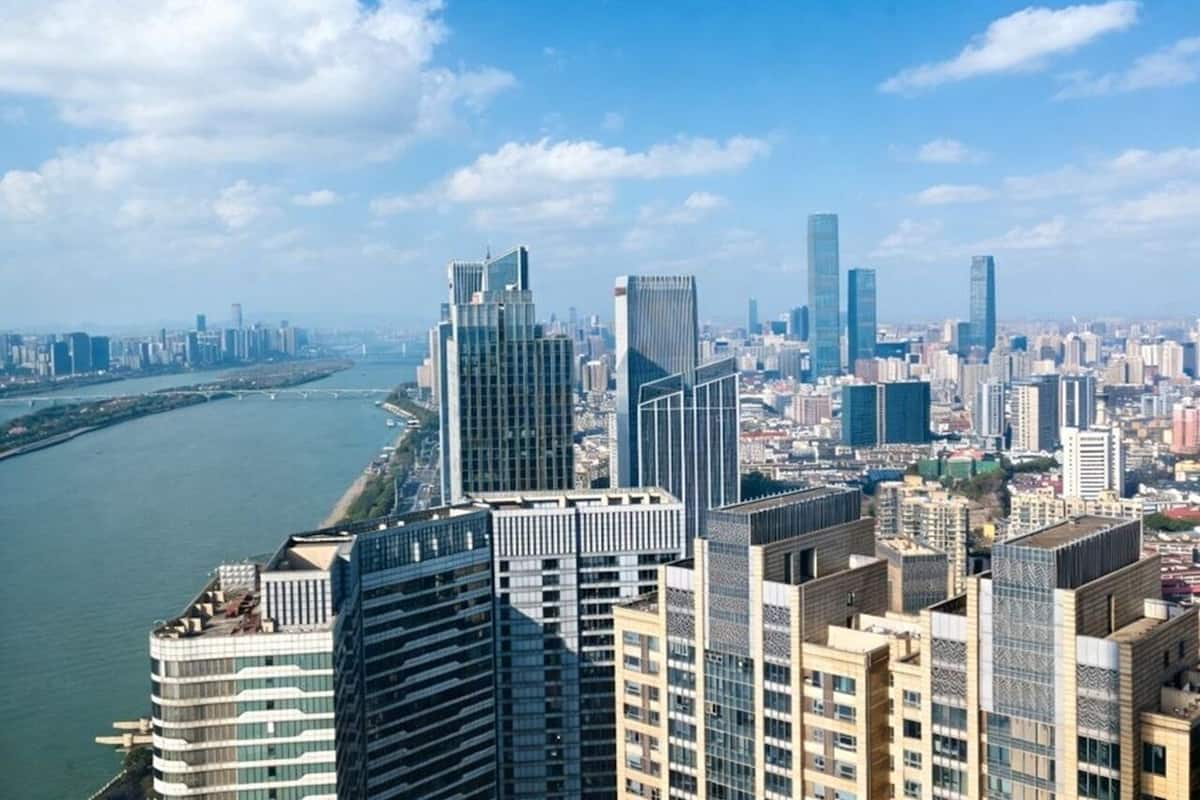 精品双床房 | 防过敏的被褥、迷你吧、遮光窗帘、隔音