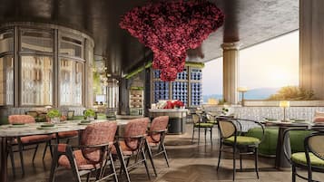 Daily self-serve breakfast (CNY 198 per person)