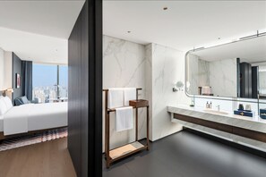 Superior tweepersoonskamer | Hypoallergeen beddengoed, donsdekens, een minibar