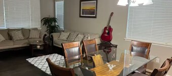 Stylish 4-Bed House /Spruce/ Garden/ Parking/ Wi-Fi