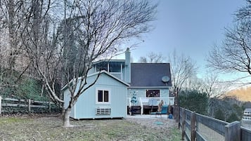 Studio (2 Bedrooms) | Property amenity
