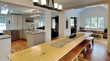 House (6 Bedrooms) | Property amenity