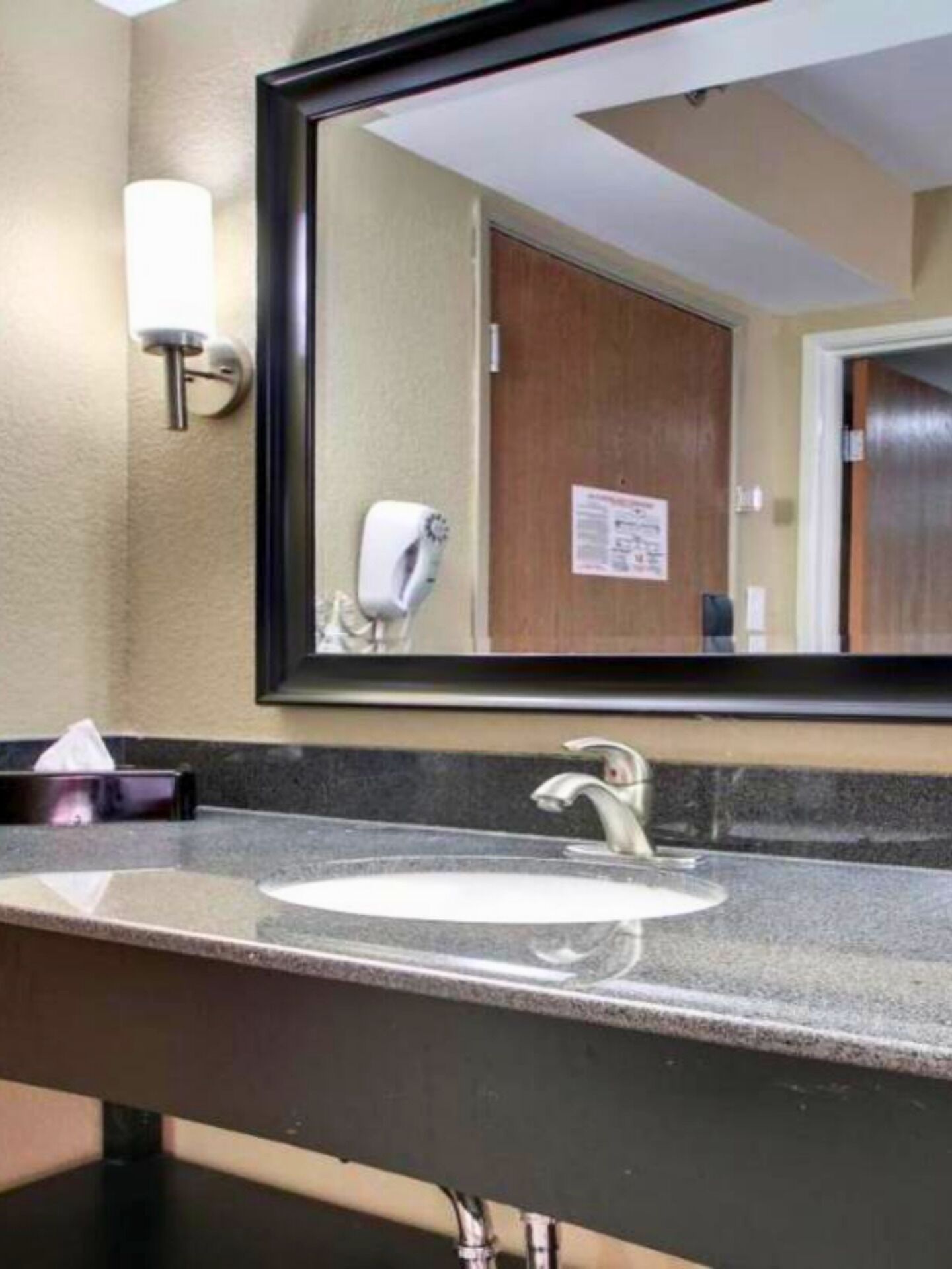 Hair dryer, towels, shampoo, toilet paper