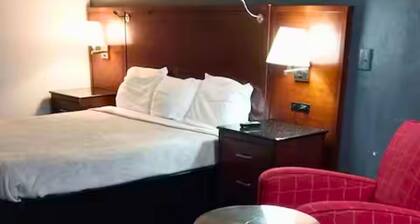 117 Gated King Bed Hotel Room