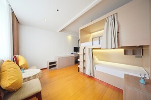 ห้องสแตนดาร์ดพักรวม | โต๊ะทำงาน, พื้นที่ทำงานแบบใช้แล็ปท็อป, Wi-Fi ฟรี