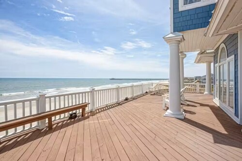 Serene 7-bedroom Oceanfront Home with Spa, Pool & 150 ft of private beach