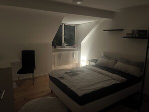 Bügeleisen/Bügelbrett, WLAN, Bettwäsche