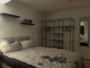 Bügeleisen/Bügelbrett, WLAN, Bettwäsche