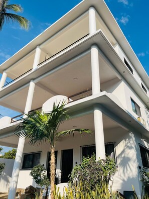 Exterior - Alebrije apartment, unbeatable location in Punta Zicatela (puerto escondido)