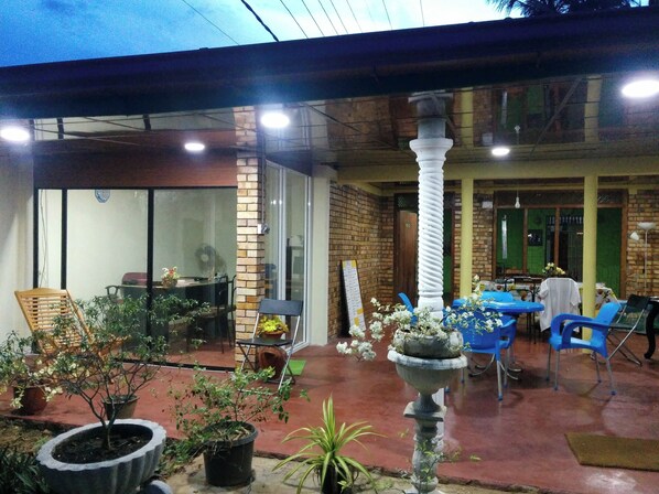 Exterior - Nilmini Lodge (Sigiriya)