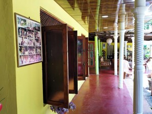 Exterior - Nilmini Lodge (Sigiriya)