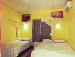 Comfort Double or Twin Room, Mountain View - Nilmini Lodge (Sigiriya)
