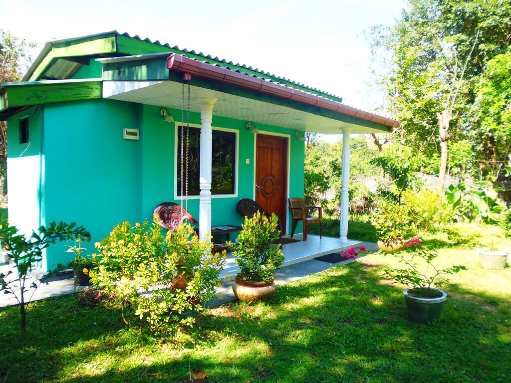 Chambre Confort Double ou avec lits jumeaux, vue montagne | Coin séjour