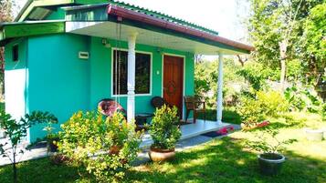 Chambre Confort Double ou avec lits jumeaux, vue montagne | Coin séjour