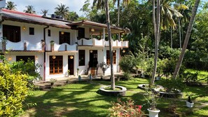 Front of property - coco drift hostel (Dikwella)