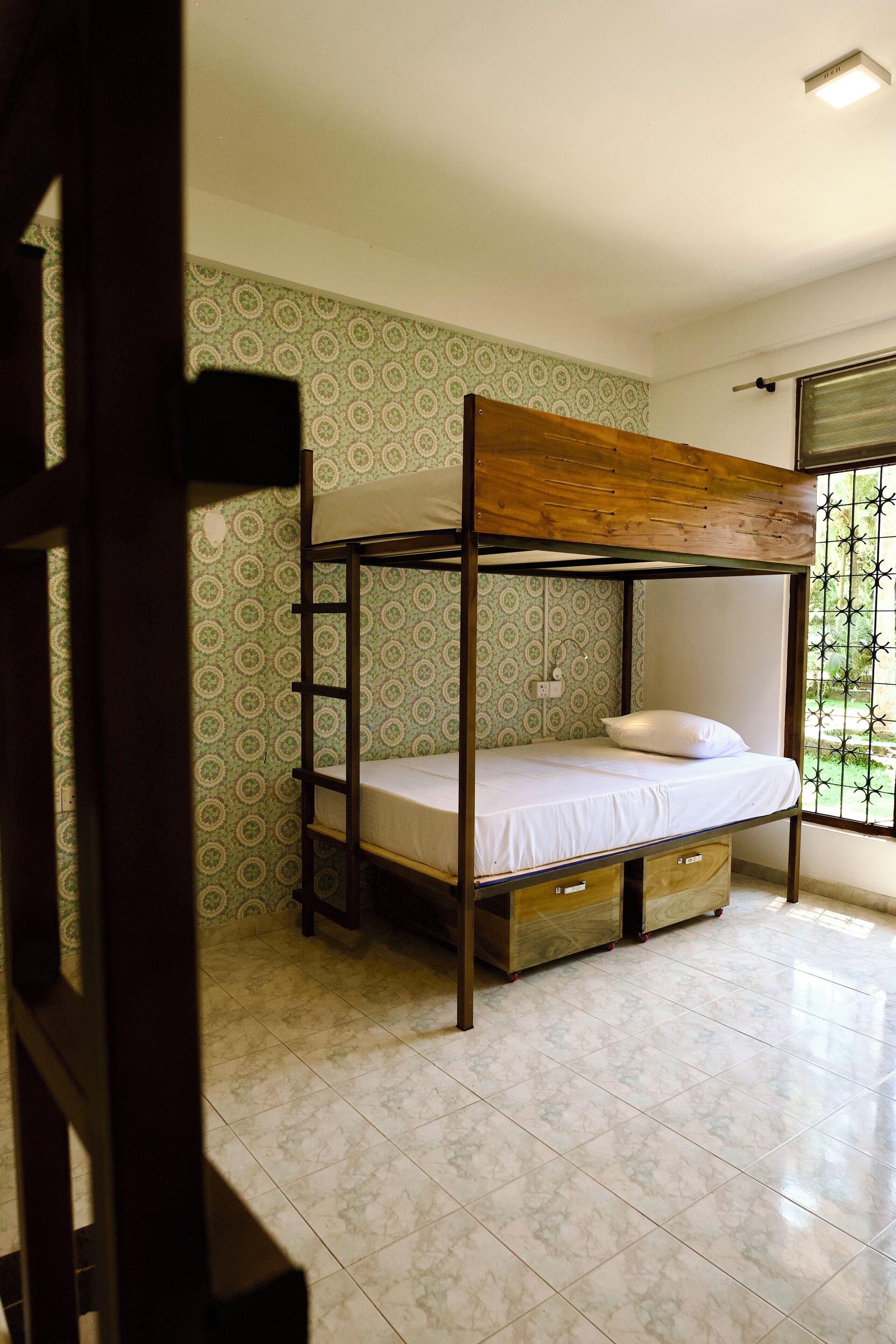 Deluxe Shared Dormitory, Air conditioning, Beachside