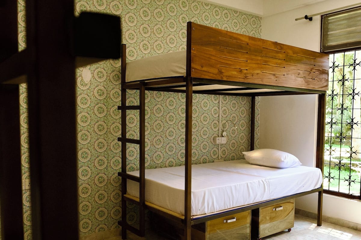 Deluxe Shared Dormitory, Air conditioning, Beachside