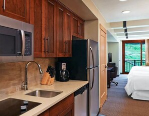 Iron/ironing board, WiFi, bed sheets - Spectacular Sheraton Studio - Stay in the Heart of the Resort! Ski in/out (Steamboat Springs)