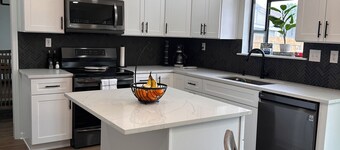 Fully Furnished 4BR Home in Lexington Short & Mid-Term