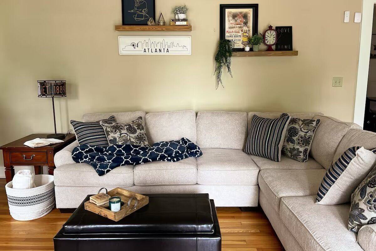 Family Bungalow | Desk, laptop workspace, blackout drapes, soundproofing