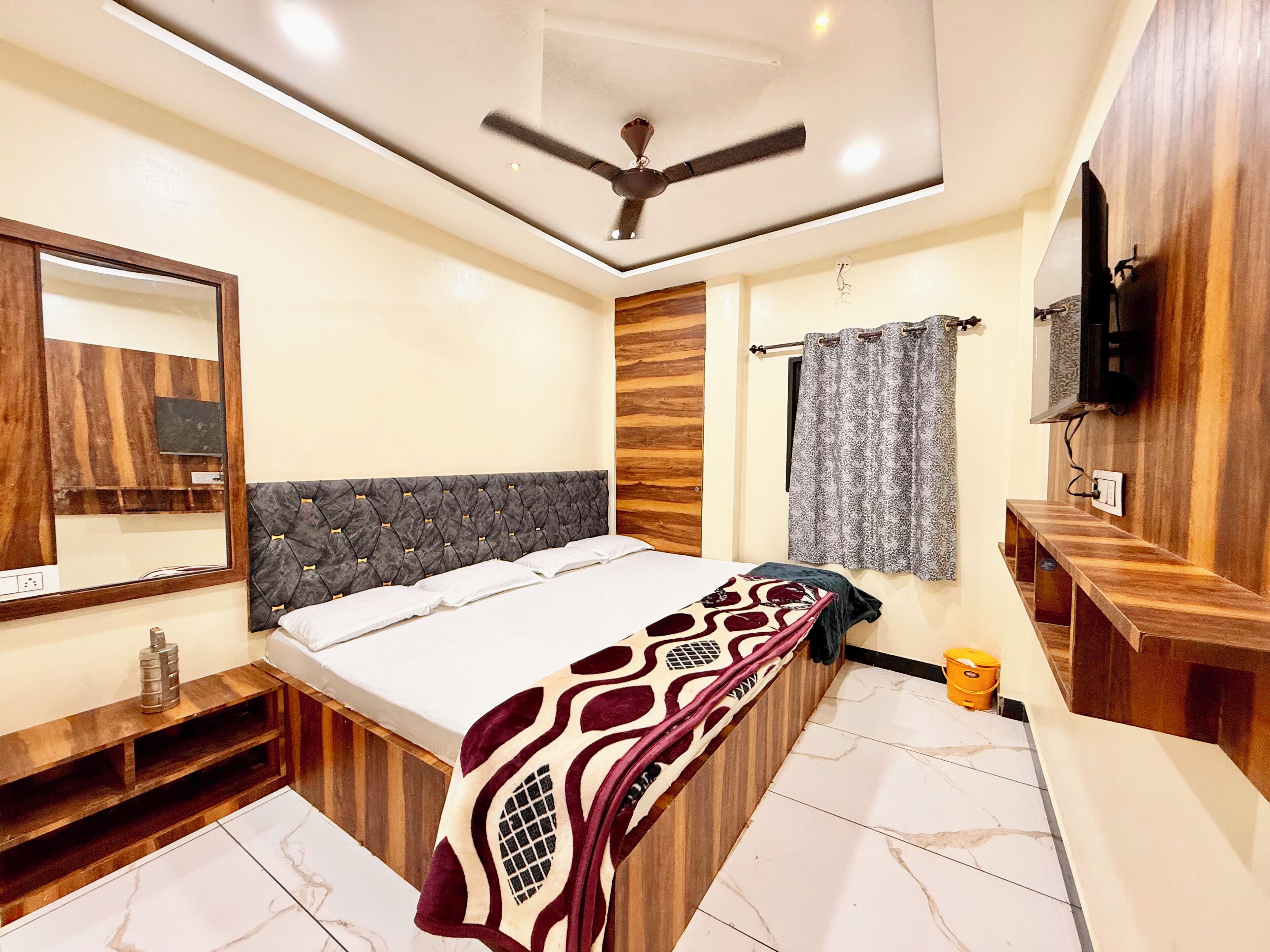 Premium bedding, desk, laptop workspace, free WiFi