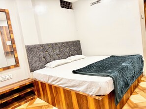 Deluxe Double Room | Premium bedding, desk, laptop workspace, free WiFi - Hotel DMD Inn near Temple & Rail Staion (Ujjain)