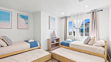 4 bedrooms, iron/ironing board, WiFi, bed sheets