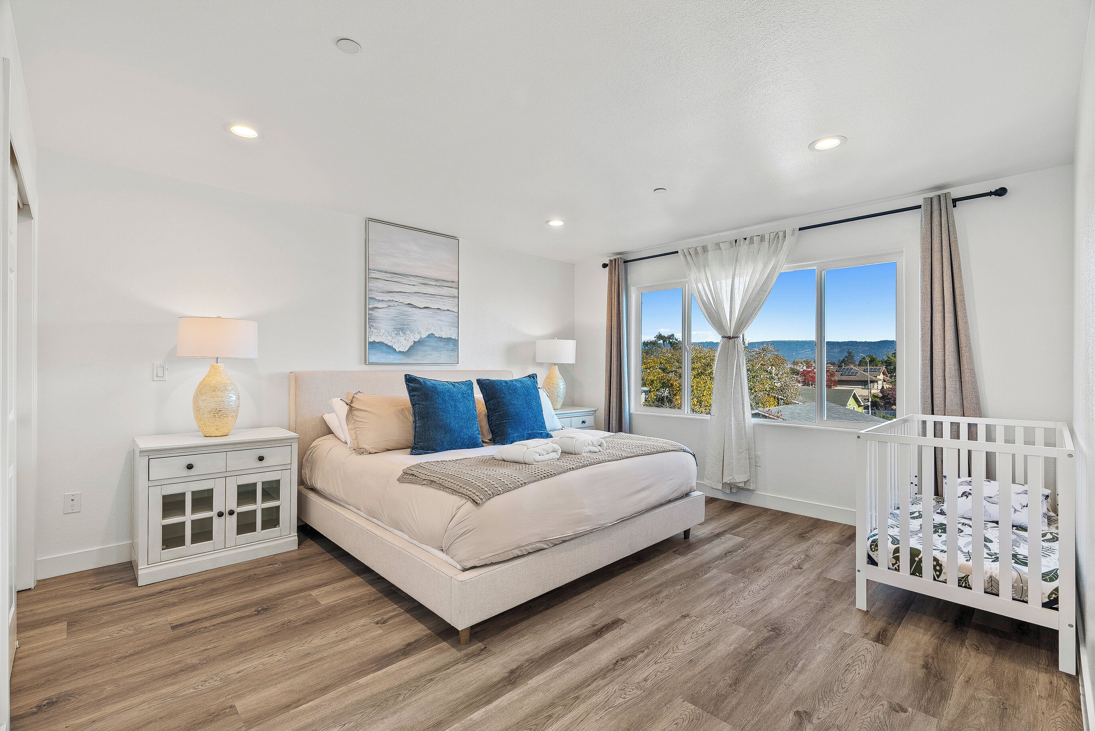 4 slaapkamers, een strijkplank/strijkijzer, wifi, beddengoed