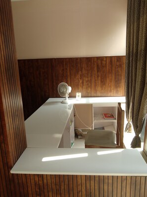 Interior - Holidayhomecochin  (Kanayannur)