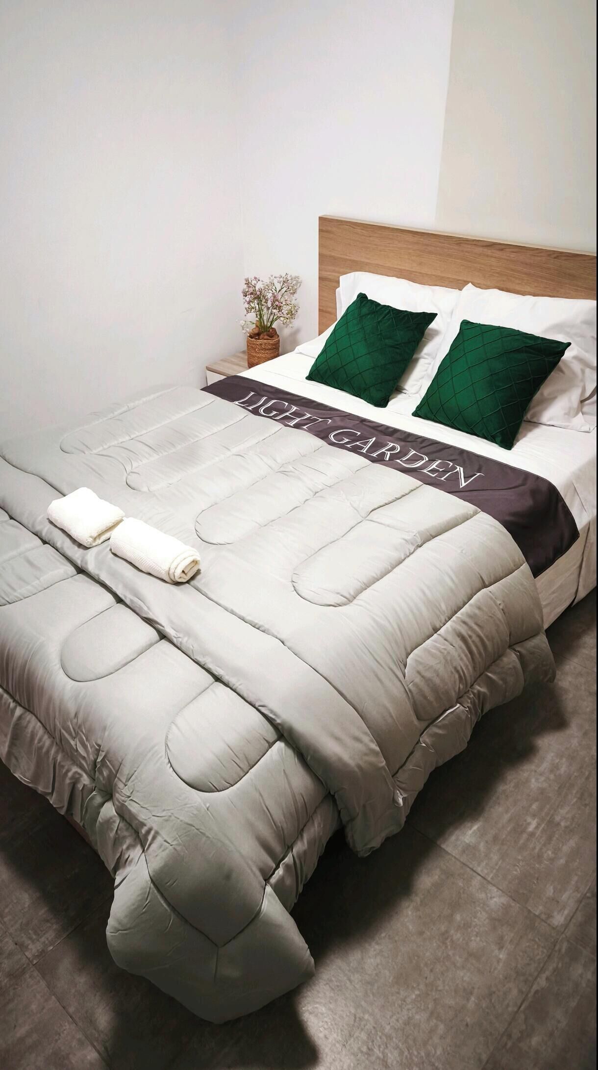 2 bedrooms, iron/ironing board, free WiFi