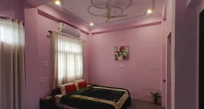 Cozy 1-bedroom farmhouse in perfect Jaipur with AC. Safe, Serene, Pet Friendly