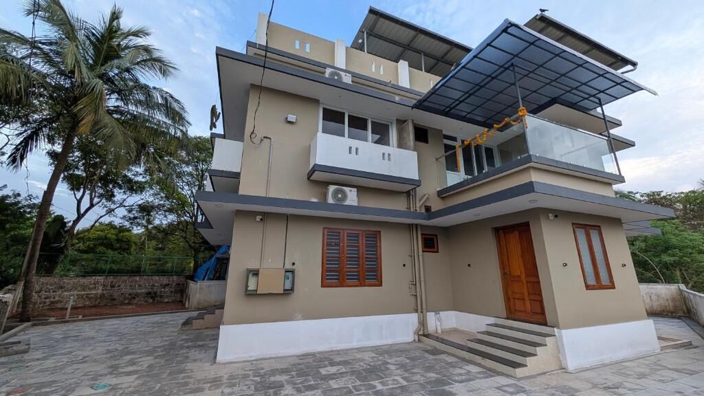 Huvila, 6 makuuhuonetta, parveke, merinäköala | Ulkopuoli