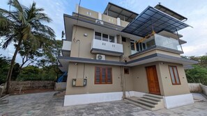 Villa, 6 Schlafzimmer, Balkon, Meerblick | Außenbereich